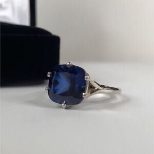 Gorgeous 5ct Lab Grown Cushion Cut Sapphire Ring